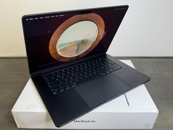 MacBook Air 15'' 2023 / M2 / 8GB / 512GB SSD / Kompletní b - 2
