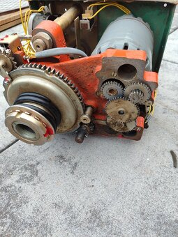 Prodám elektromotor s převodovkou - 2