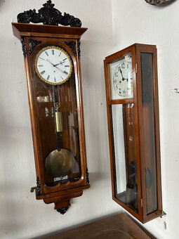 Hodiny biedermeier. - 2