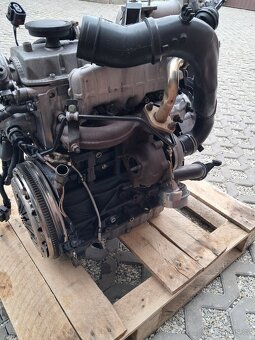 Motor 1,9 tdi 66kw Typ: AGR kompletní motor - 2