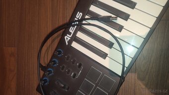 Alesis V25 MIDI klávesy - 2