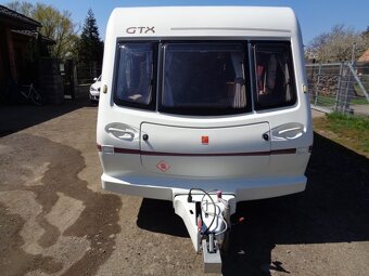 Anglický karavan Elddis Huricane GTX rv: 2002, koupelna - 2