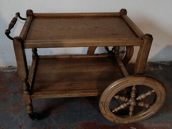 Dubový, rustikální, kuchyňský vozík. - 2