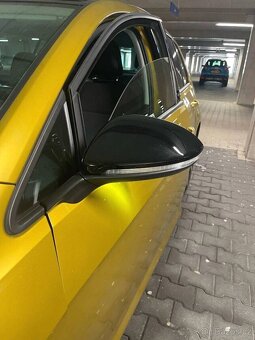 ČIERNE KRYTY spätných zrkadiel. - 2