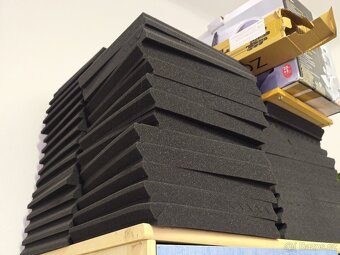 Akustická pěna cca 80ks - 2