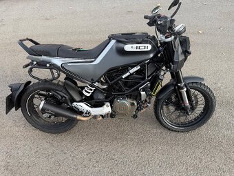 Husqvarna Svartpilen 401 32kw, rv:2021/8 lehce poškozené - 2