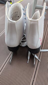 Dívčí brusle velikost 35 - 2