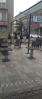 Kamene stoly s kovovou konstrukcí a židle pro zahrádku - 2
