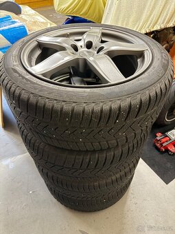 Komplety - Zimní pneumatiky Pirelli 245/45/18 včetně disku. - 2
