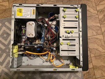 P: PC Intel C2D 8400/6 GB RAM/2,5" HDD 320 G - pouze pocita - 2