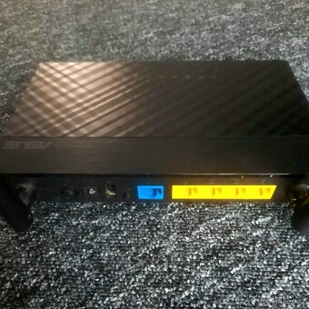 Jako nový Wifi router Asus RT-AC51U - Stabilní a spolehlivý - 2