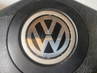 Tříramenný volant Volkswagen - 2