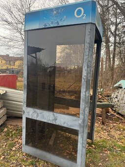 Prodám telefonní budku. - 2