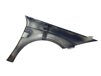 Levý blatník černá metalíza LC9Z Seat Leon 1P r.v. 2007 - 2