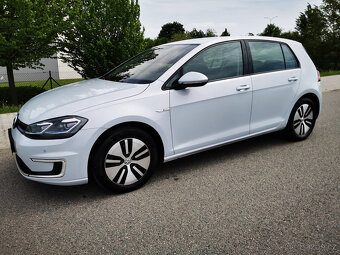 VW e-Golf 36kw, TEPELNÉ ČERPADLO, Super výbava - 2