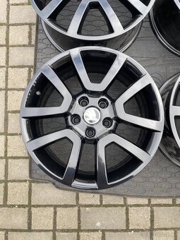 ORIGINÁL Alu Škoda SPITZBERG R17, 5x112 - TOP STAV - 2