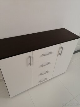 Prodám komodu barva bílá/wenge, koupě před 6 měsíci. - 2