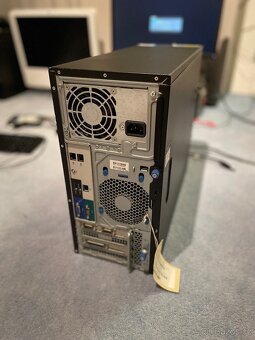 Server HP ProLiant ML310e Gen8 v2 - 2
