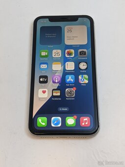 iPhone 11 64gb white. Dobru stav. Baterie 87%. Záruka 6 měs. - 2