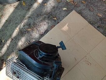Briggs & Stratton řady 35 Classic na díly, nebo opravu - 2