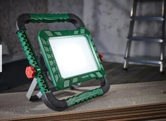 Led reflektor ze zárukou 240V Parkside - 2