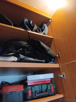 skříň policová/šatní 5.000,- Kč - 2