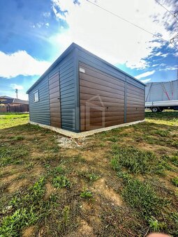 Plechova garáž 6x6m - 2x výklopná vrata - dveře - Okno - 2