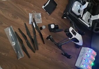 Dji Inspire 1 s bohatým příslušenstvím pc:190000,- - 2