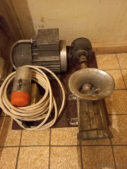 Elektrický mlýnek na maso - 2