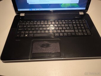 HP Pavilion 17 e123sg - 2