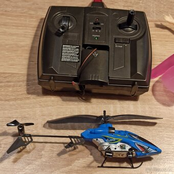 VRTULNÍK NA DÁLKOVÉ OVLÁDÁNÍ + LÉTAJÍCÍ VÍLA - 2