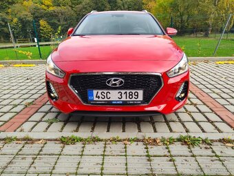 hyundai i30 combi RESERVOVÁNO , 2017 88kw málo najeto - 2
