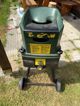 elektrický štěpkovač Black&Decker GA 1800E - 2