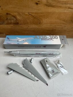 Qatar Airways Airbus A330-300 1:200 - 2