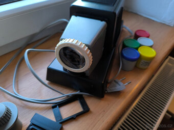 Staré hračky, promítačka Diax 3, diaprojektor, 5ks pohádky - 2