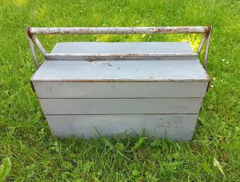 Prodám plechovou basu na nářadí - 2