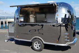 Airstream food truck Pojízdná prodejna, gastro přívěs 3.8M - 2