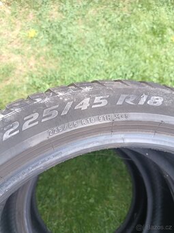 225/45/18 - 2