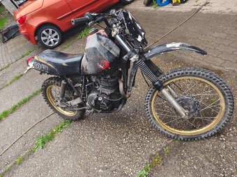 Suzuki DR 500 - 2