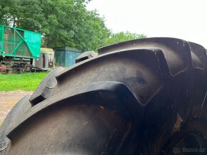 Pneu 680/65 R32 - 2