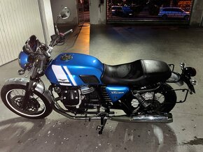 Moto Guzzi V7 II Special - 2