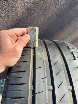 Continental 245 40 R18-letní - 2