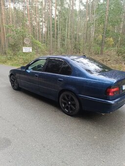 BMW E39 528i manuál - 2