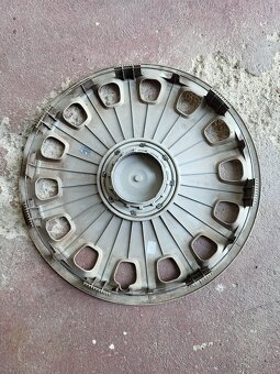 1 kus poklice Škoda 16" - 2