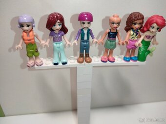 Lego Minifigures Friends - 2
