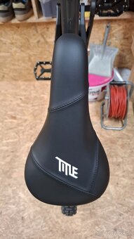 Sedlo Title MTB JS1 (černá) - 2