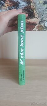 Kniha Ať nám koně jdou – Veronika Schmiedová - 2