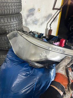 Prodám  levé světlo na bmw e60/61 dynamický xenon - 2