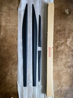 Toyota Yaris boční lišty dveří - 2