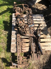 díly na boční lištu k zetoru uř1 major, něco chybí - 2